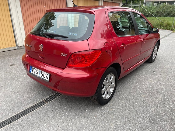 Peugeot 307 2 of 7
