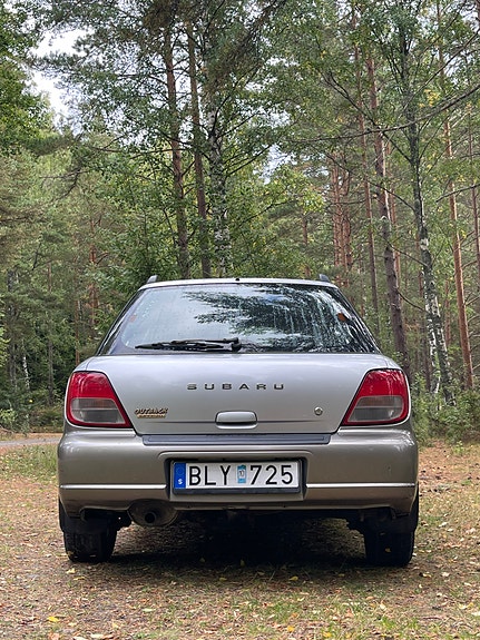 Subaru Impreza 4 of 11