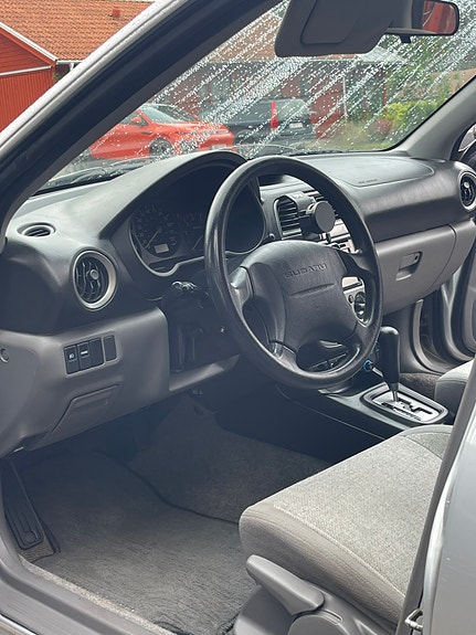 Subaru Impreza 8 of 11
