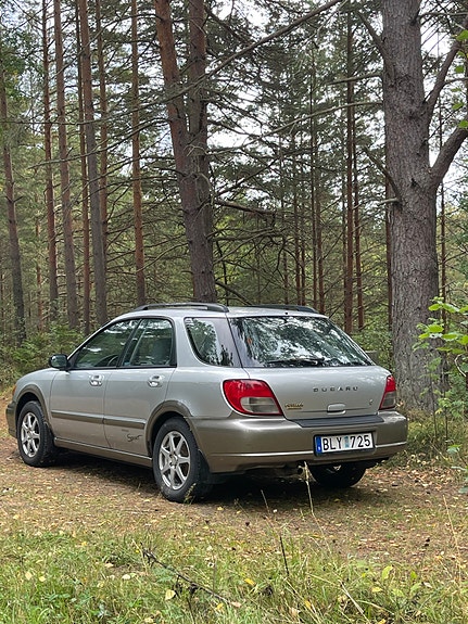 Subaru Impreza 3 of 11