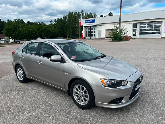 Mitsubishi Lancer 4 of 7