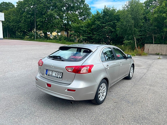 Mitsubishi Lancer 2 of 7