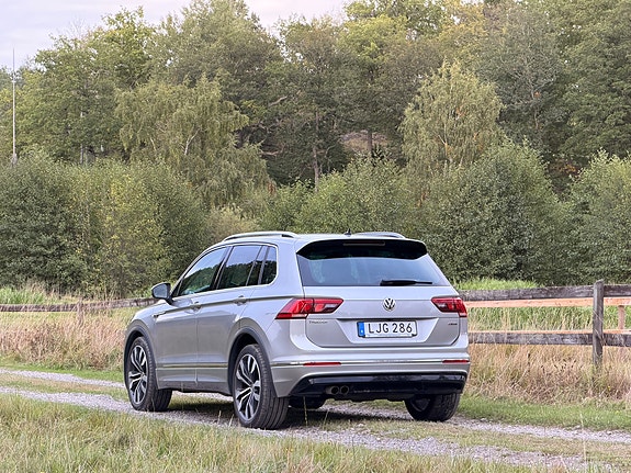 Volkswagen Tiguan 2 of 12