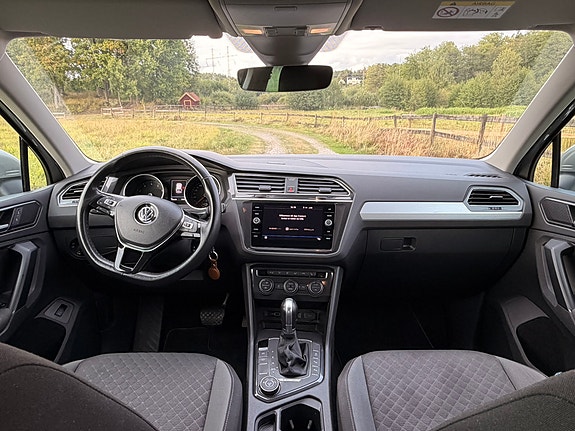 Volkswagen Tiguan 8 of 12