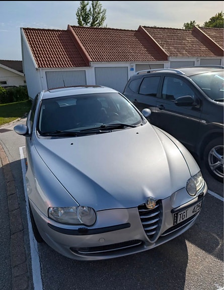 Alfa Romeo 147 2 of 4