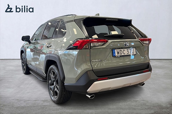 Toyota RAV4 2 of 21