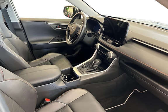 Toyota RAV4 7 of 21
