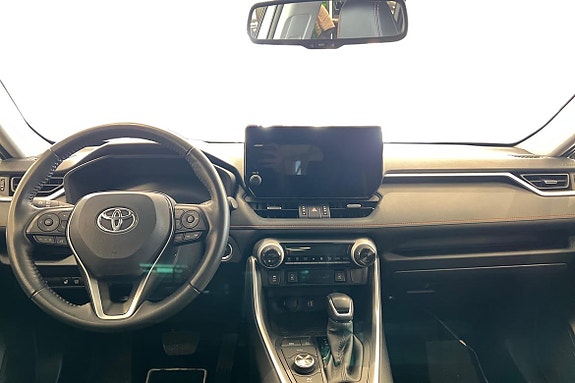 Toyota RAV4 10 of 21