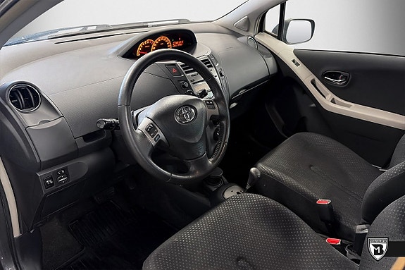 Toyota Yaris 9 of 13