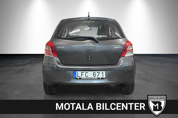 Toyota Yaris 6 of 13