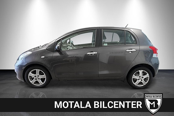 Toyota Yaris 8 of 13