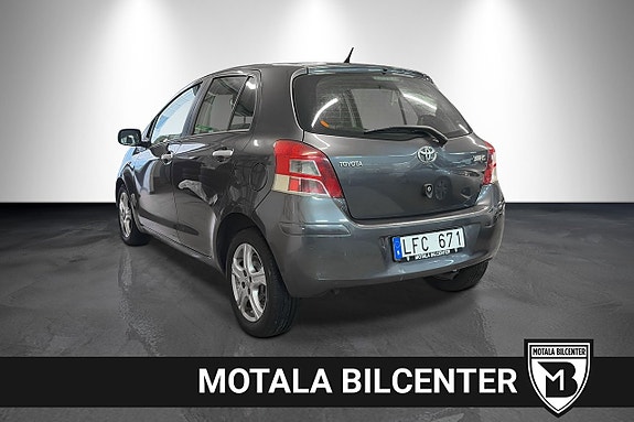 Toyota Yaris 5 of 13