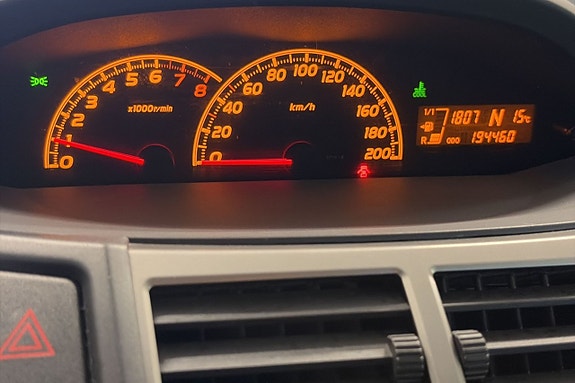 Toyota Yaris 11 of 13
