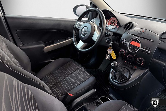 Mazda 2 11 of 14