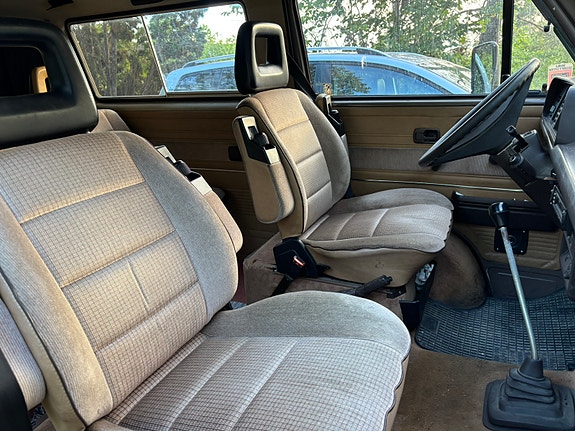 Volkswagen Caravelle 2 of 27