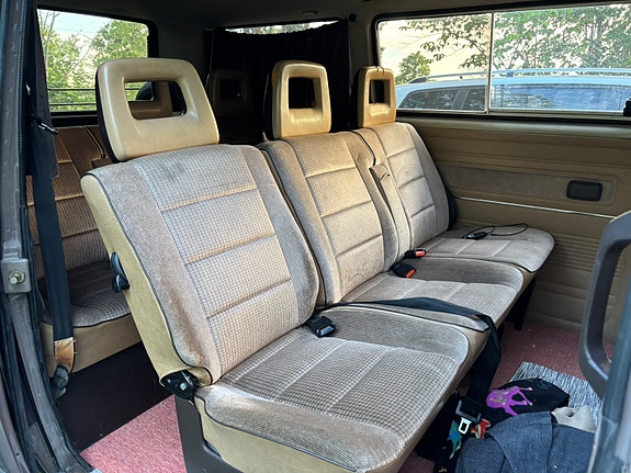 Volkswagen Caravelle 3 of 27