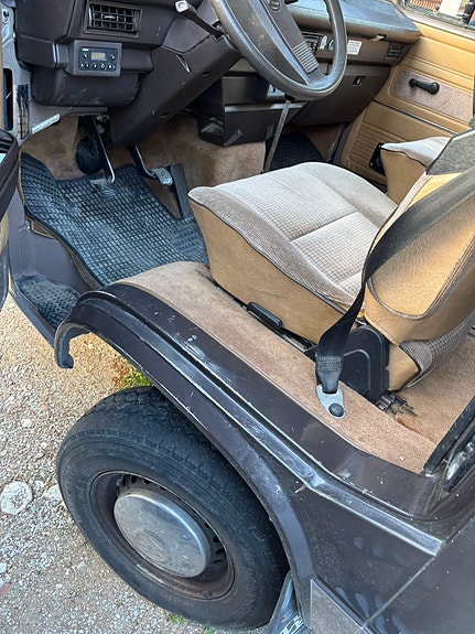 Volkswagen Caravelle 9 of 27