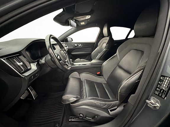 Volvo S60 12 of 30