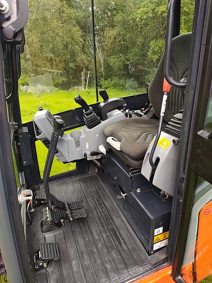 Kubota KX019-4 2 of 6