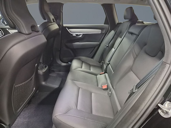 Volvo V90 8 of 12
