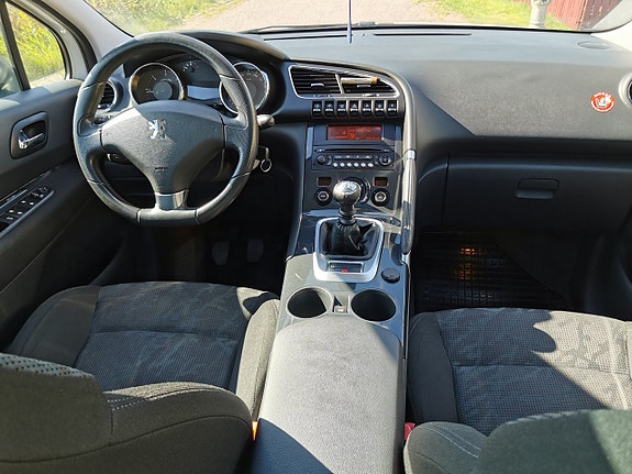 Peugeot 3008 9 of 12
