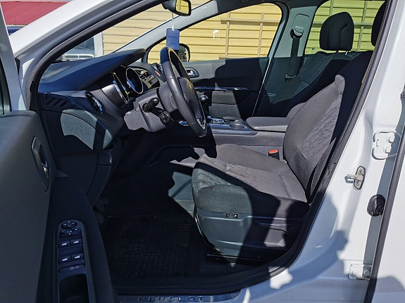 Peugeot 3008 5 of 12