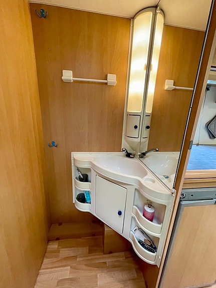 Adria XP 432 4 of 11