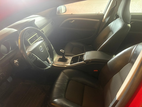 Volvo V70 5 of 14