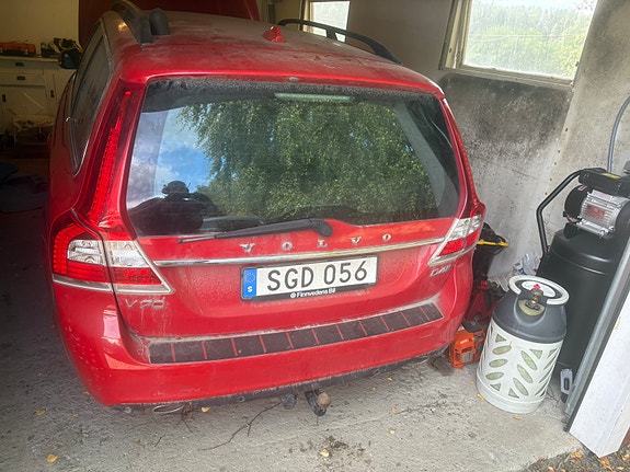 Volvo V70 3 of 14