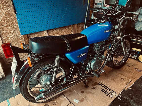 Kawasaki Z 200 A 4 of 4