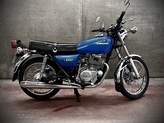 Kawasaki Z 200 A 3 of 4