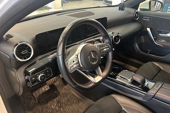 Mercedes-Benz A180 11 of 24