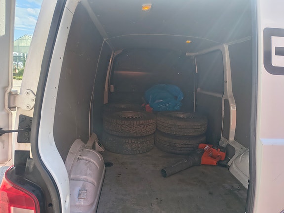 Volkswagen Transporter 3 of 6