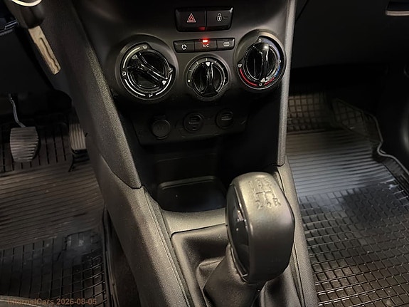 Peugeot 208 8 of 11