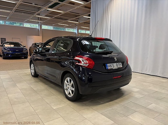 Peugeot 208 3 of 11