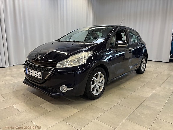 Peugeot 208 2 of 11
