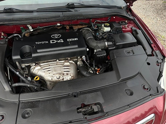 Toyota Avensis 18 of 22