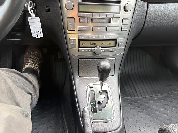 Toyota Avensis 10 of 22