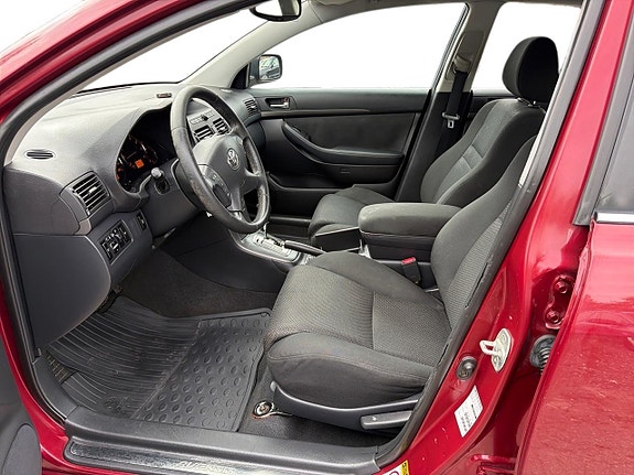 Toyota Avensis 14 of 22