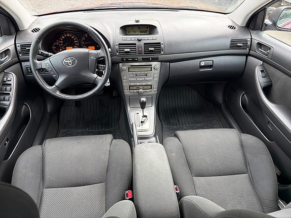 Toyota Avensis 16 of 22