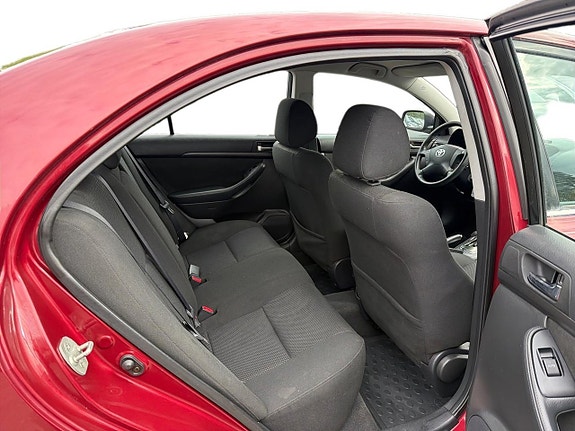 Toyota Avensis 12 of 22