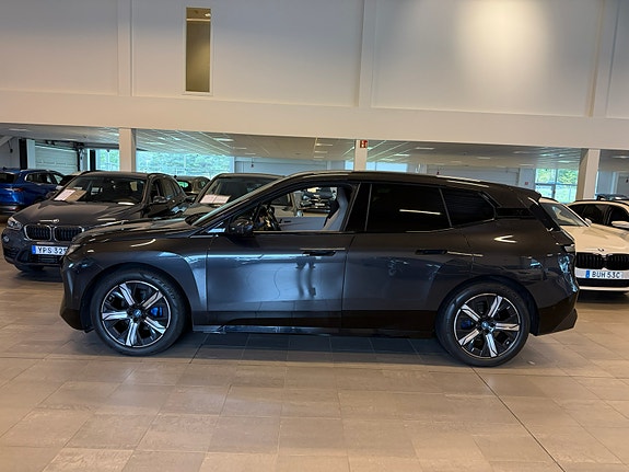 BMW iX 2 of 21