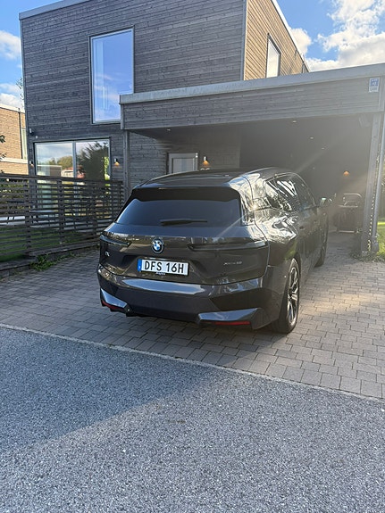 BMW iX 9 of 21