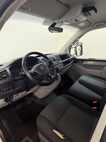 Volkswagen Transporter 7 of 10