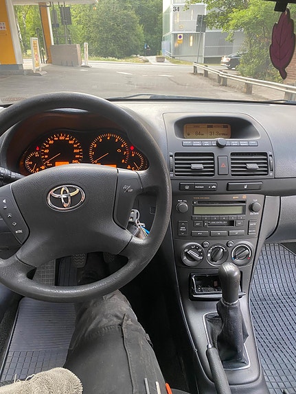Toyota Avensis 4 of 6
