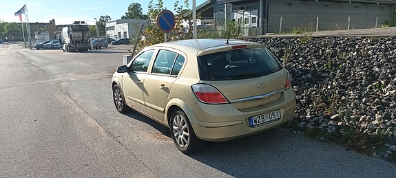 Opel Astra 3 of 6