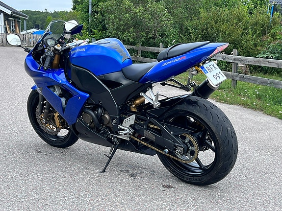 Kawasaki Ninja ZX-10R 4 of 4