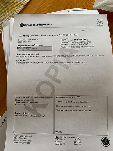 Mercedes-Benz GLK220 5 of 6