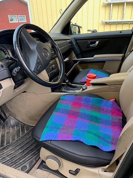Mercedes-Benz GLK220 3 of 6
