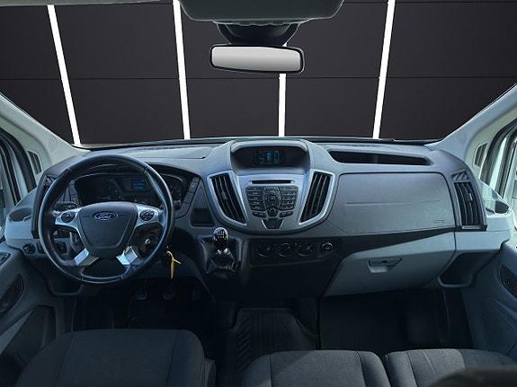Ford Transit 13 of 30